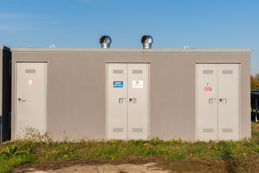 Cabina elettrica ENEL DG2061 Ed. 9 – cliente, vista frontale
